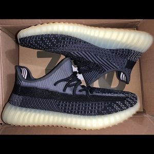 Yeezy 350 V2 ‘Carbon’ Sz 9
